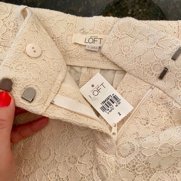 Gorgeous Crochet Lace Sz 2 LOFT Shorts NWT - Picture 2 of 7